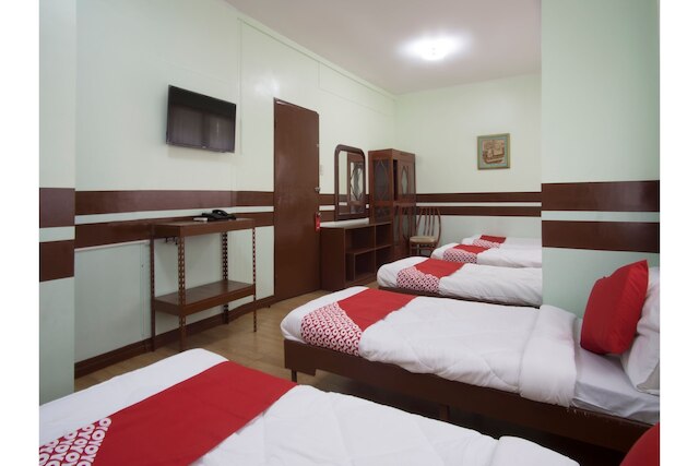 ジェイ ワイ クラウン パレス