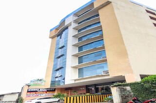 ジェイ ワイ クラウン パレス