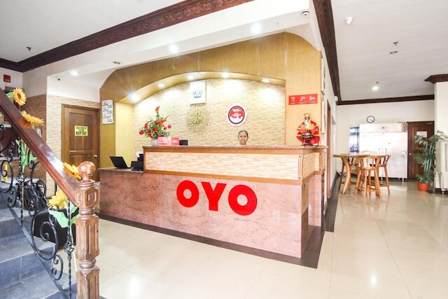 ジェイ ワイ クラウン パレス