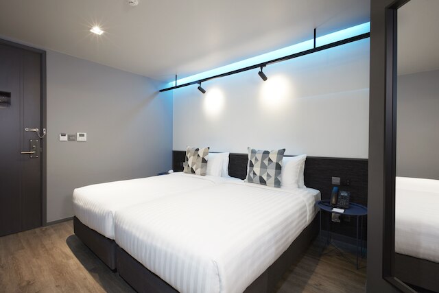 ザ クォーター シーロム バイ UHG