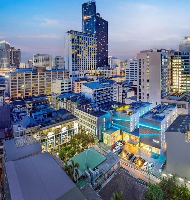 ザ クォーター シーロム バイ UHG