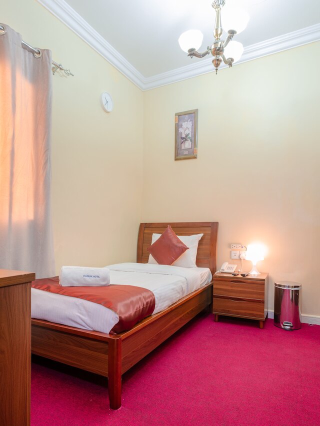 アル カルナック ホテル