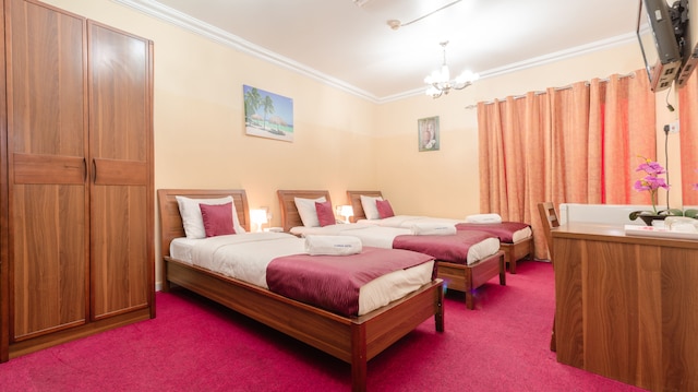 アル カルナック ホテル