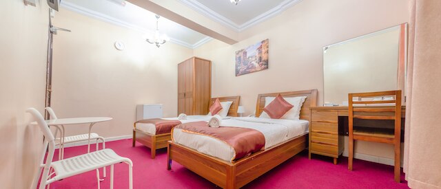 アル カルナック ホテル