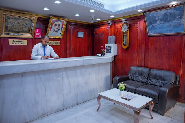 アル カルナック ホテル