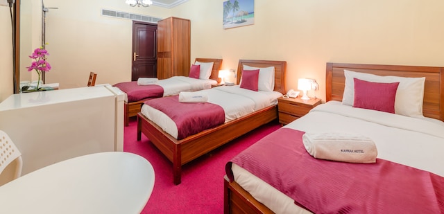 アル カルナック ホテル