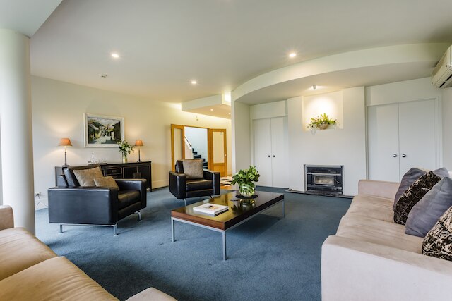 オアシス オン ベルモント レーン