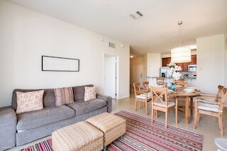 コージー  コンドミニアム W / プライベート バルコニー & フリー  リゾート アクセス