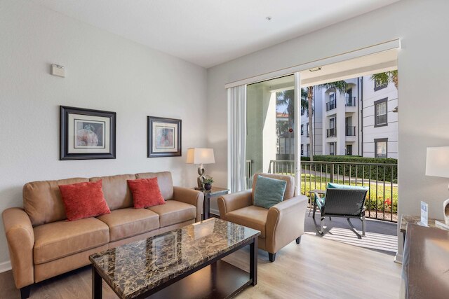 コージー エスケープ