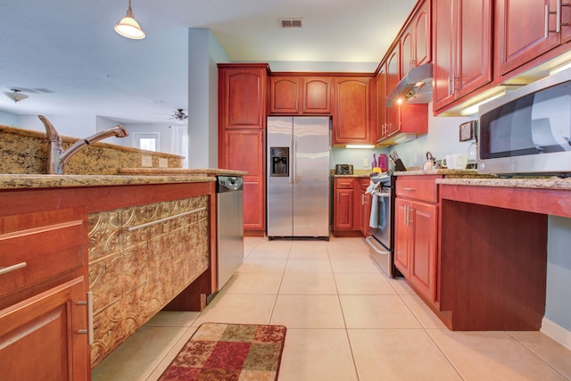 レイクフロント ラグジュアリー