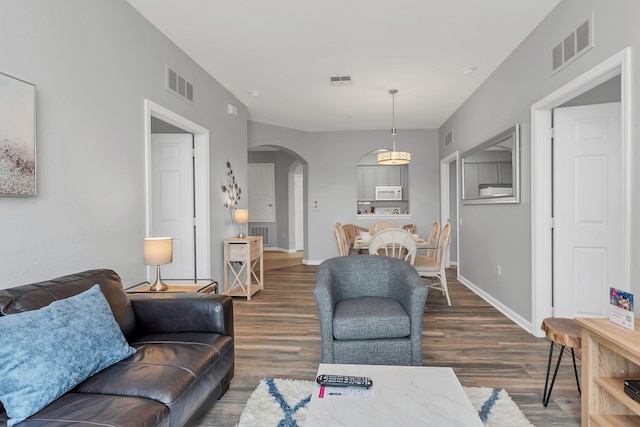 ニューリー リモデーレド レイクビュー ペントハウス ニア コンベンション センター