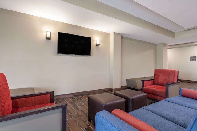 コンフォート スイーツ デイトナ ビーチ - スピードウェイ