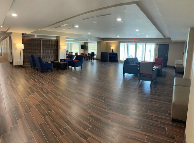 コンフォート スイーツ デイトナ ビーチ - スピードウェイ