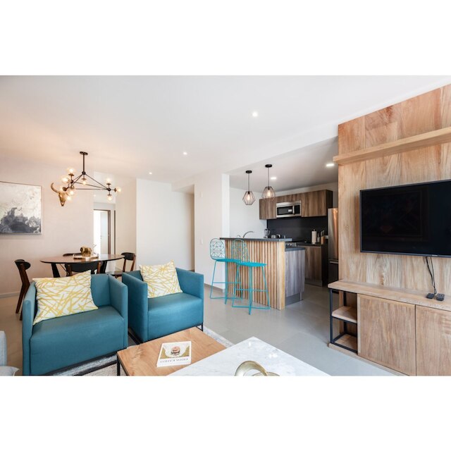 ソフィスティケーテッド パド アットロマ ノルテ & コンデサ