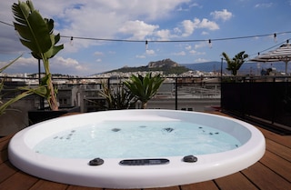 デイブ レッド アテネ メンバー オブ ブラウン ホテルズ