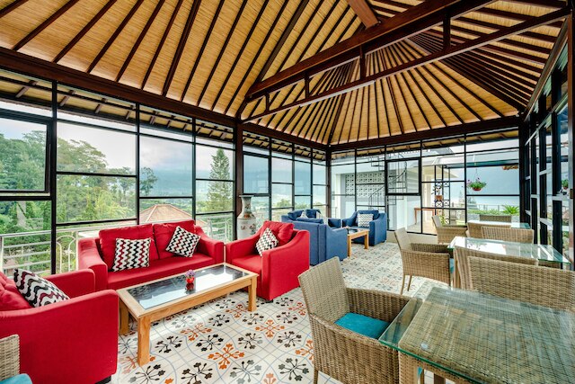 デダナウ ホテル