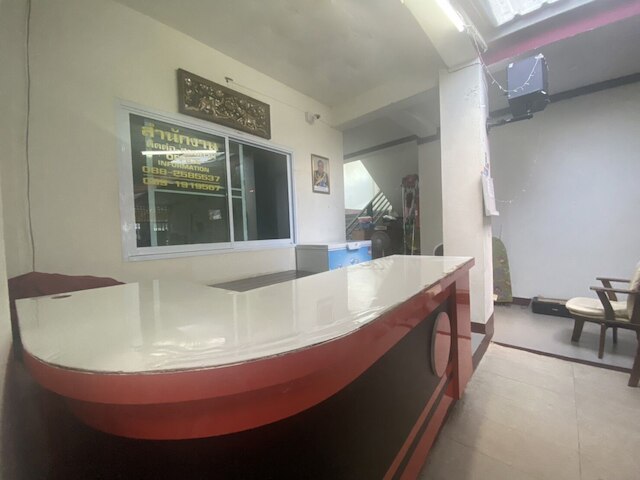 OYO 1135 トリプル ア レジデンス