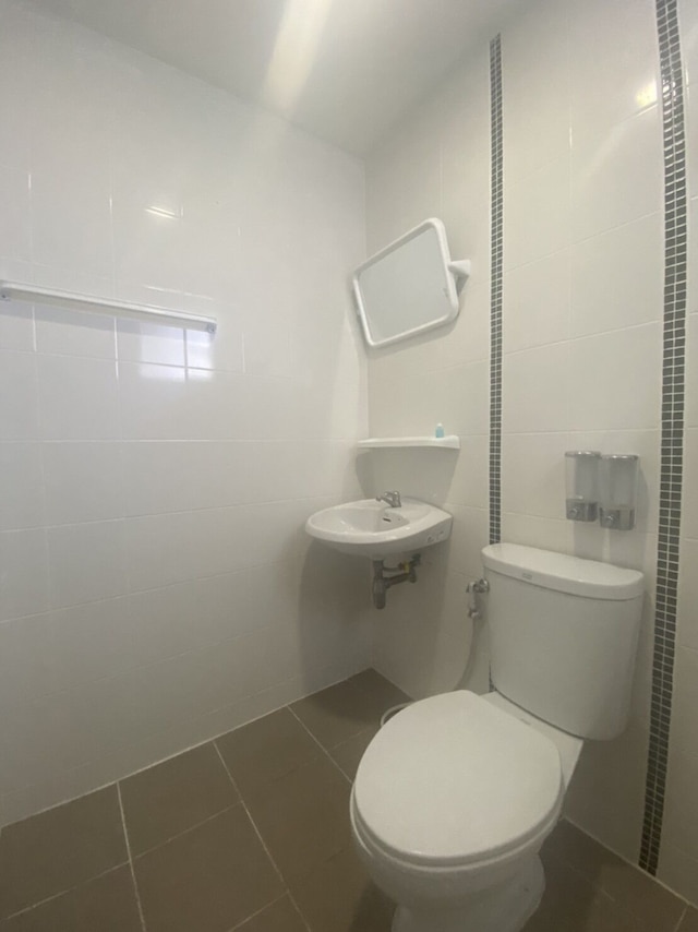 OYO 1135 トリプル ア レジデンス