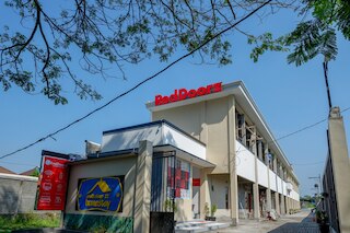 レッドドアーズ ニア パダン ゴルフ アデスチプト