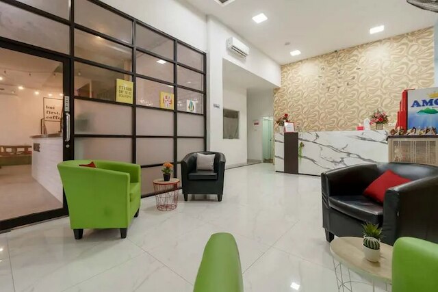 レッドドアーズ プラス アット チェマラ アスリ メダン