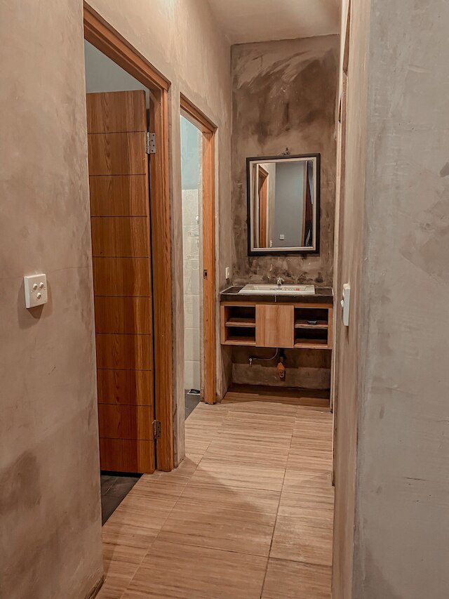 レッドドアーズ ホステル ニア リッポ モール クタ