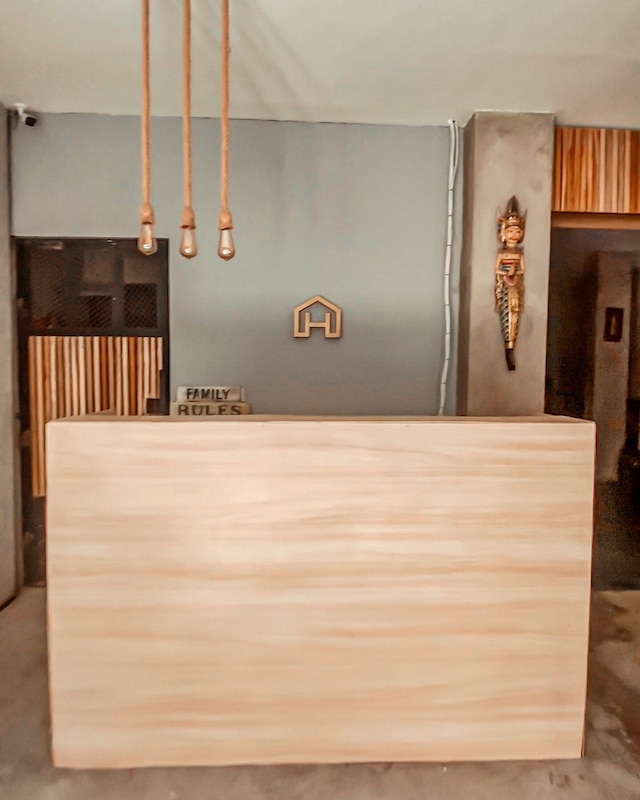 レッドドアーズ ホステル ニア リッポ モール クタ