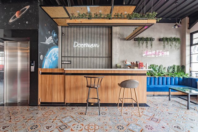 レッドドアーズ プラス アット ドーマン ゲスト ハウス