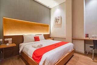 レッドドアーズ プラス アット ドーマン ゲスト ハウス