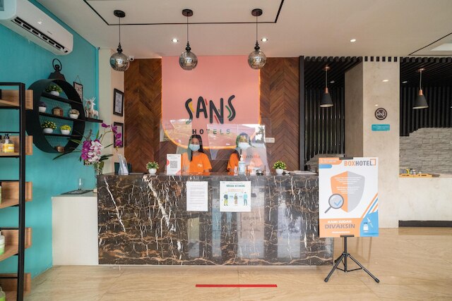 サンズ ホテル クパン インダー スラバヤ