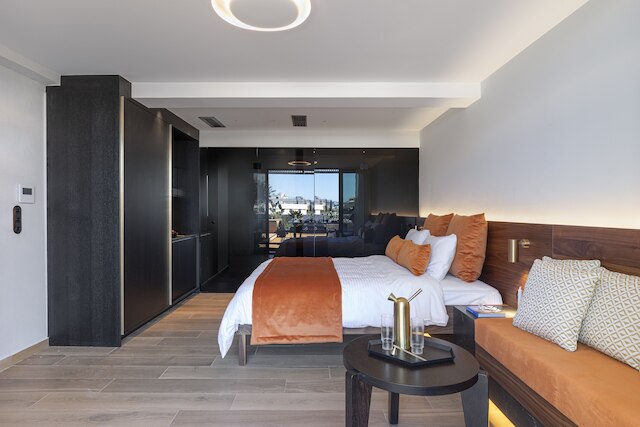 ザ ニュウル アクロポリス