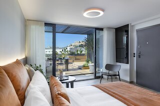 ザ ニュウル アクロポリス