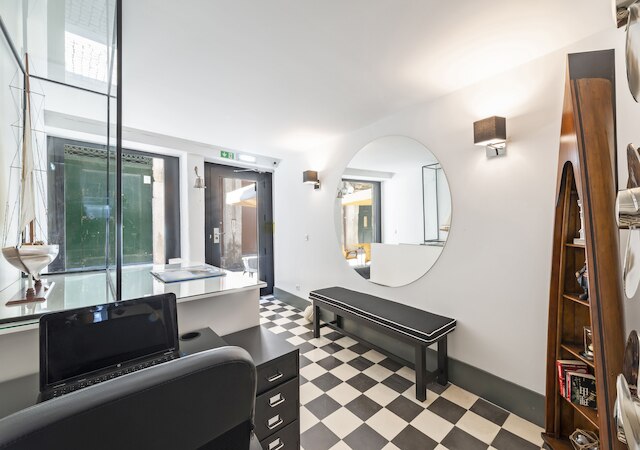 オポルト ストリート フォンテ タウリナ