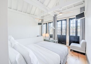 オポルト ストリート フォンテ タウリナ