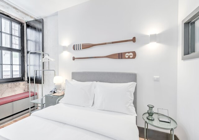 オポルト ストリート フォンテ タウリナ