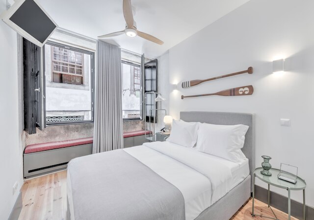 オポルト ストリート フォンテ タウリナ