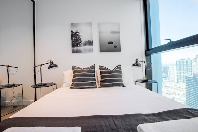 コージー アパートメント ウィズ シティ ビューズ ネクスト トゥ メブローン セントラル