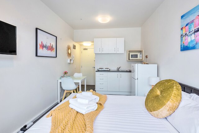 オーサム シティ スタジオ ウィズ WIFI ニR スパーク アリーナ