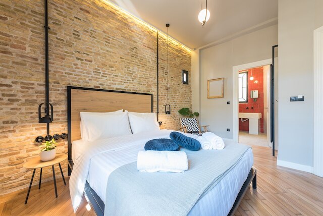 ムーン・アンド・スターズ・アテネ