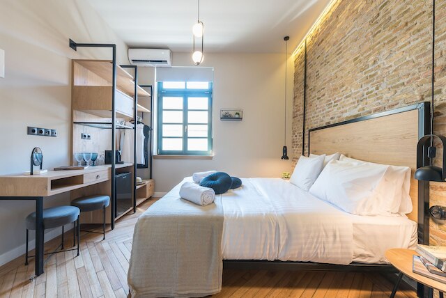 ムーン・アンド・スターズ・アテネ