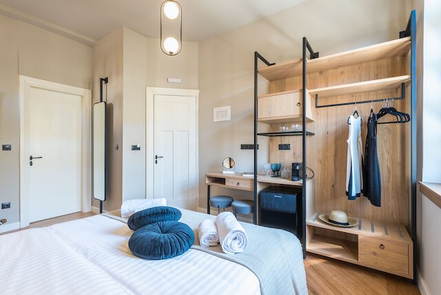 ムーン・アンド・スターズ・アテネ