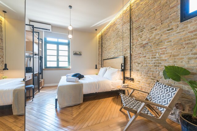 ムーン・アンド・スターズ・アテネ