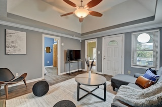 アメージング 3 ベッドー 2 BA ホーム ! ステップス トゥ ファウンテン スクエア !