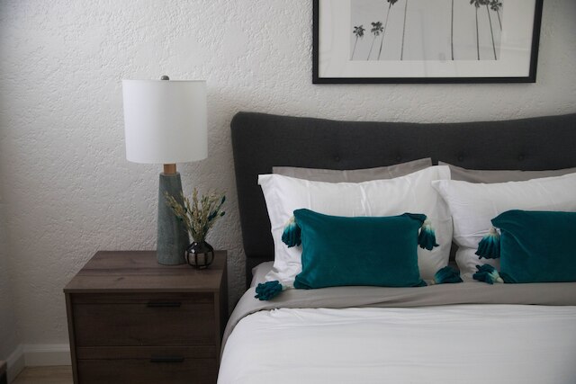 チャーミング スタジオ イン ビバリー ブールバード ! スリープス 2!