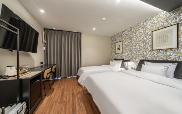 Brown Dot Hotel Busan Sajik Stadium