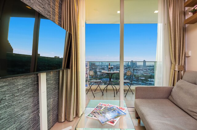 パノラミックシー、シティアンドマウンテンビュー byシティガーデンタワー