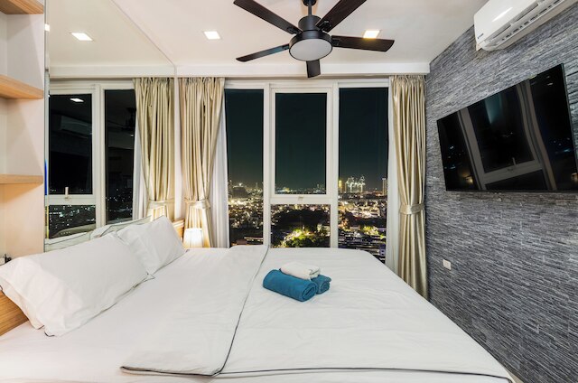 パノラミックシー、シティアンドマウンテンビュー byシティガーデンタワー