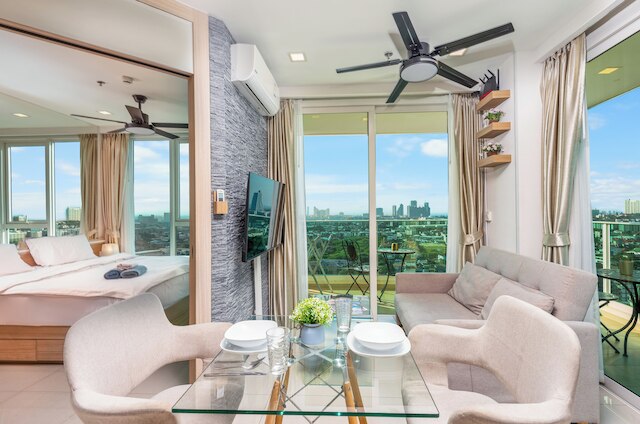 パノラミックシー、シティアンドマウンテンビュー byシティガーデンタワー