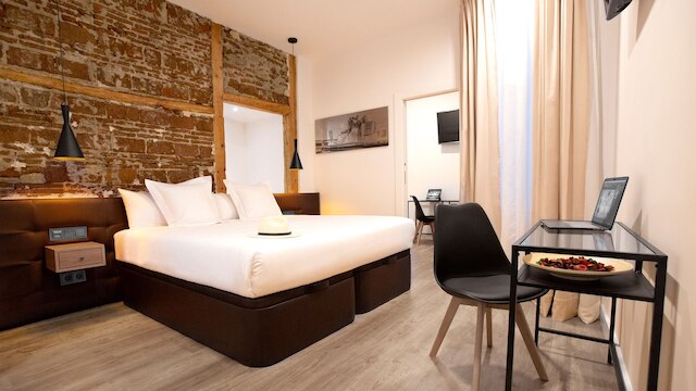 ウーホー ルームズ フエンカラル