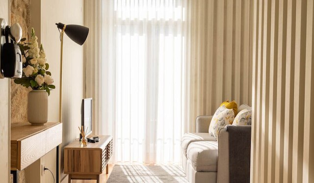 ボンジャ1 ライトフィルド アパートメント ウィズ バルコニー +エアコン