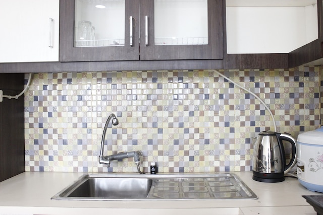 モダン スタジオ ルーム アット タマンサリ ラ グランデ アパートメント